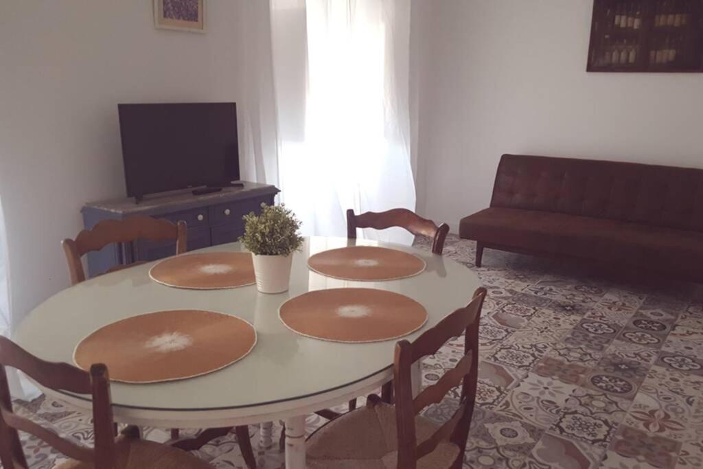 Apartamento Con Encanto, Entrada Privada Valdepeñas Exteriör bild